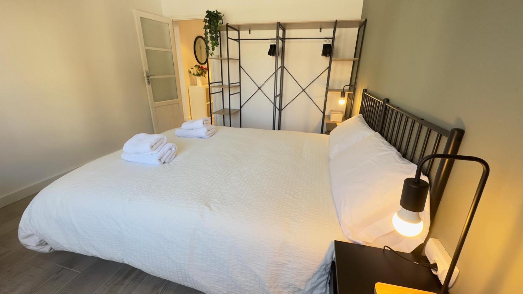 Apartamentos Vernia 翁蒂年特 外观 照片