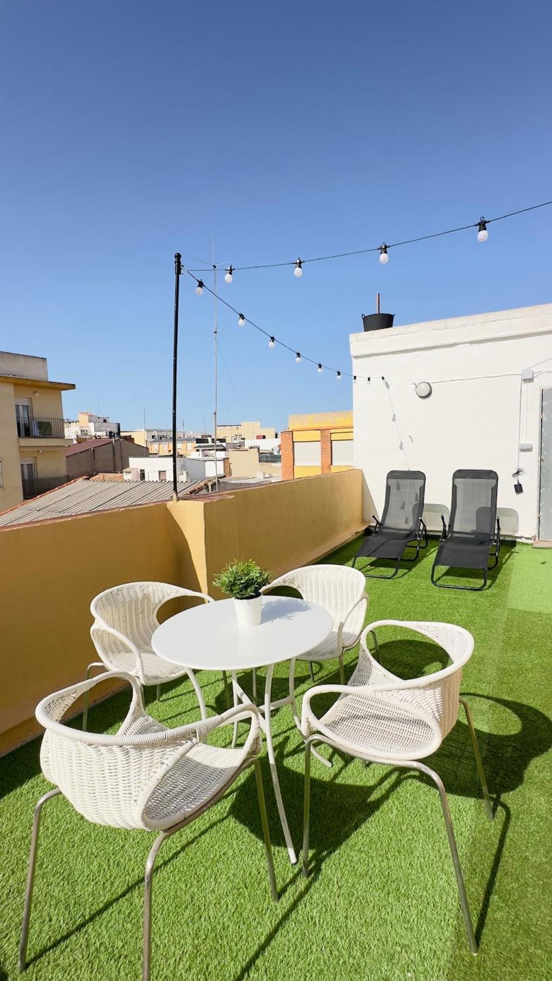 Apartamentos Vernia 翁蒂年特 外观 照片